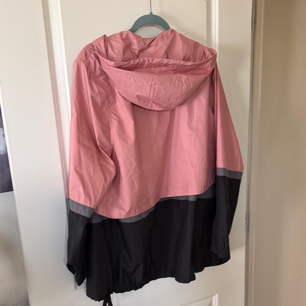 Nike Peach and Black Colorblock Utility Windbreaker Jacket women’s - Picture 4 of 6